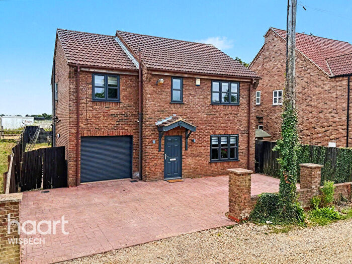 6 Bedroom Detached House For Sale In Murrow Bank, Murrow, PE13