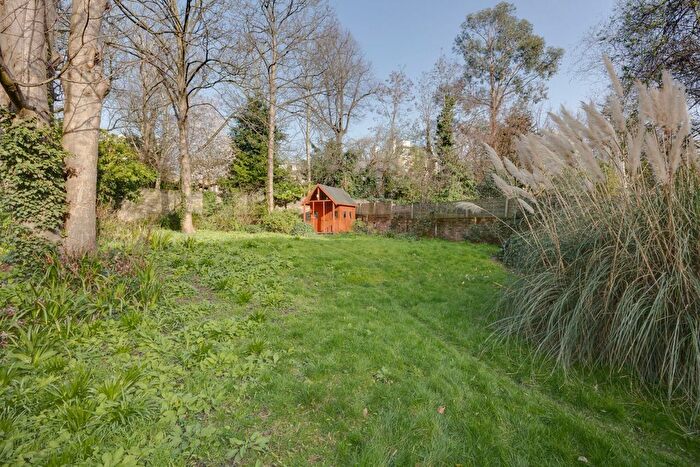 2 Bedroom Flat For Sale In Maida Vale, London, W9