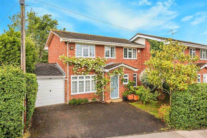 3 Bedroom Semi-Detached House For Sale In Hillcrest Road, Marlpit Hill, Edenbridge, TN8