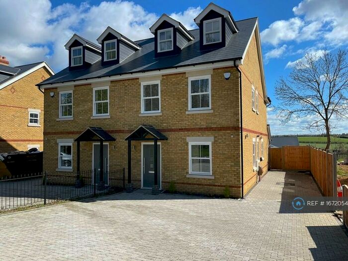 4 Bedroom Semi-Detached House To Rent In Hitchin Road, Stotfold, Hitchin, SG5