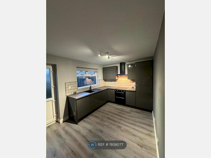 2 Bedroom Terraced House To Rent In Kings Street, Ossett, WF5