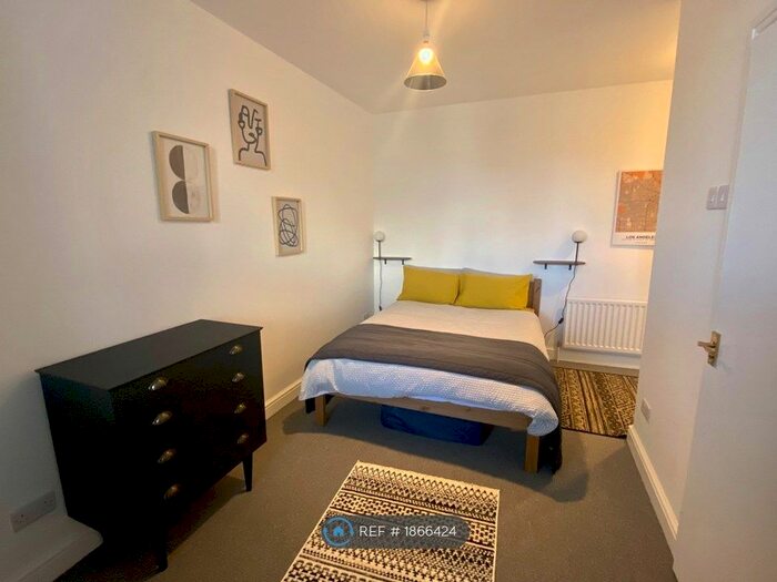 3 Bedroom Flat To Rent In Alpha House, Ilfracombe, EX34