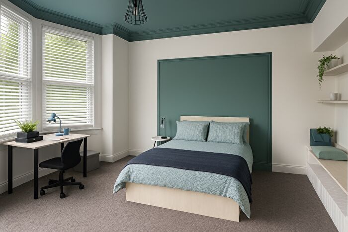 6 Bedroom Terraced House To Rent In Colebrooke Road, Liverpool, Merseyside, L17