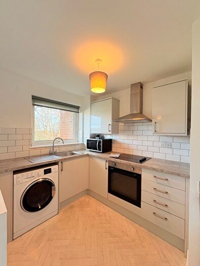 2 Bedroom Flat To Rent In Sherwood Road, Dronfield, S18