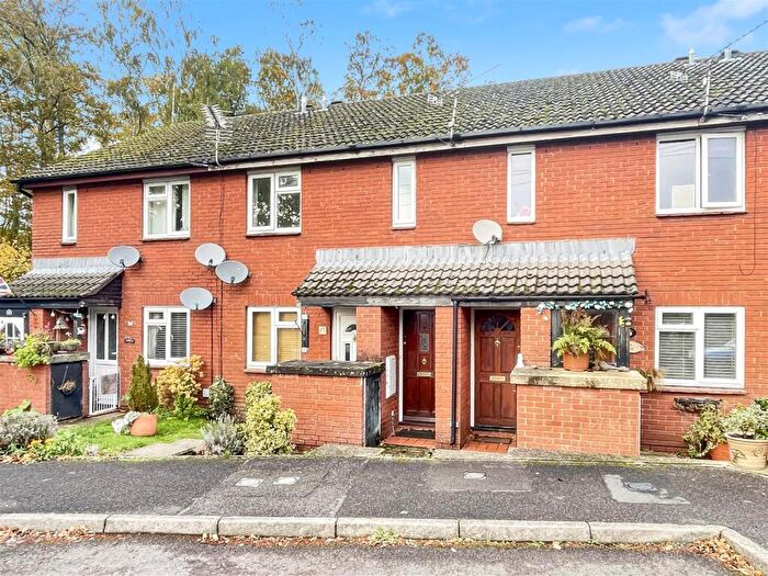 1 Bedroom Flat For Sale In Avon Drive, Alderbury, SP5