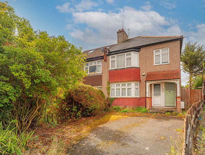 1 Bedroom Maisonette For Sale In Oakleigh Road North, Whetstone, N20