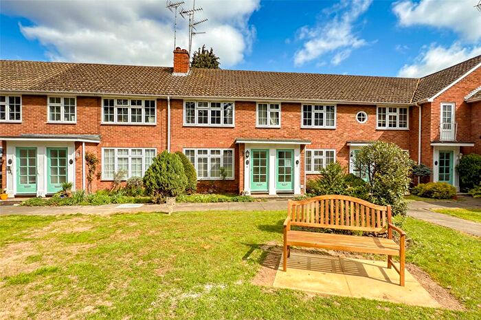 2 Bedroom Apartment For Sale In Westminster Court, St. Albans, Hertfordshire, AL1