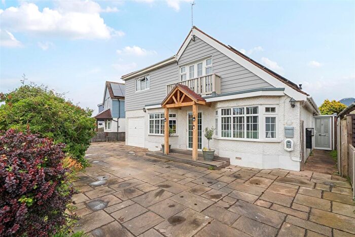 4 Bedroom Detached House For Sale In Norfolk Way, Elmer Sands, PO22