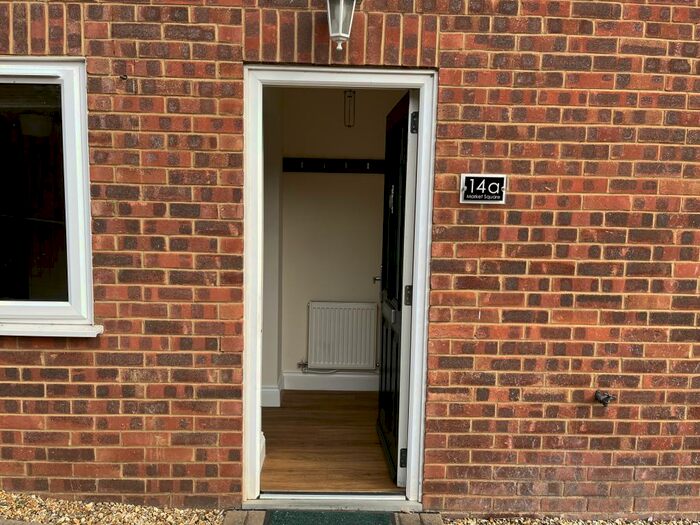 2 Bedroom Flat To Rent In Market Square, Potton, Sandy, SG19