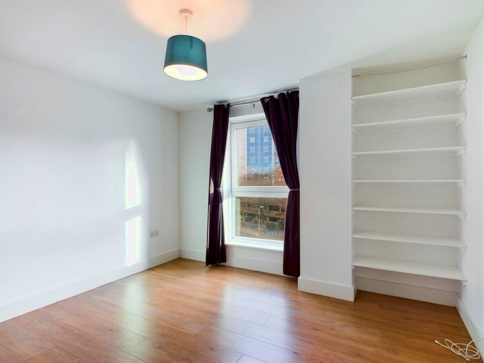 1 Bedroom Flat To Rent In Skyline Plaza, Alencon Link, Basingstoke, RG21