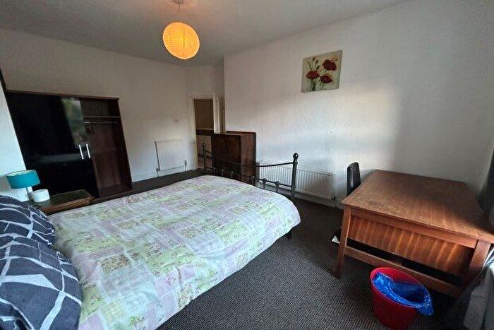 4 Bedroom Semi-Detached House To Rent In Leighton Road, Manchester, M16