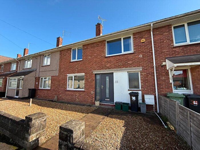 3 Bedroom House To Rent In Beaufort Road, Downend, Bristol, BS16