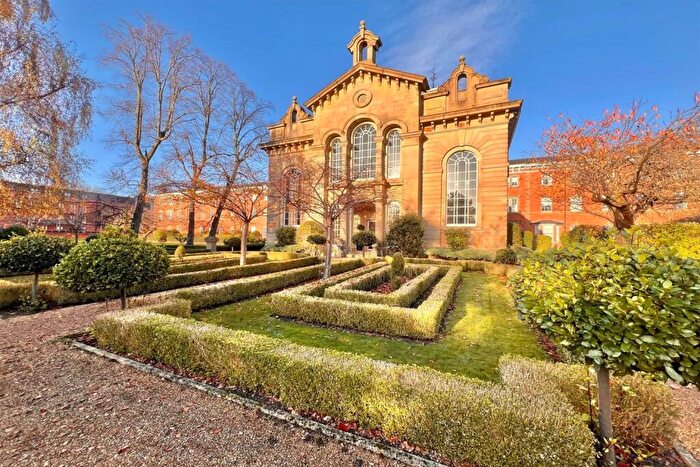 2 Bedroom Apartment To Rent In Houseman Crescent, Manchester, M20
