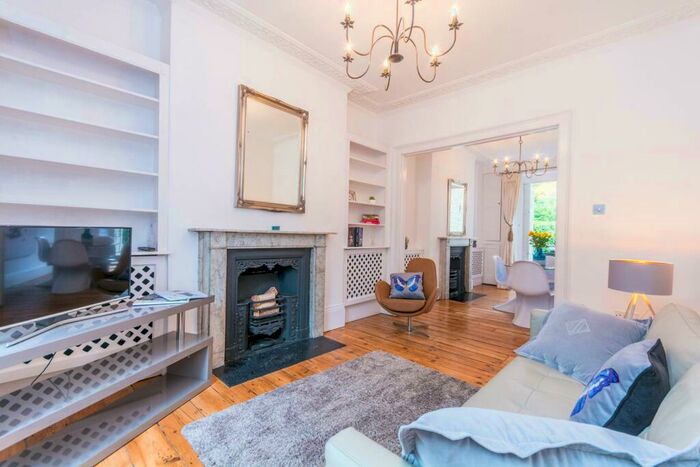 2 Bedroom Flat To Rent In Barnsbury Road, Islington, London, N1