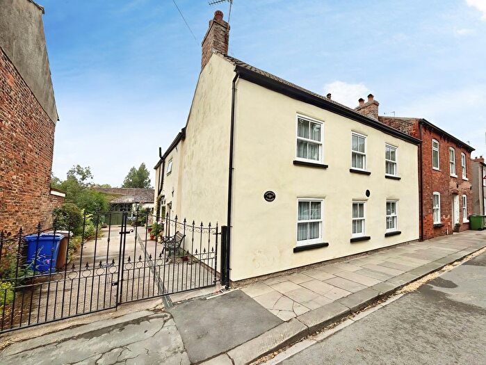 3 Bedroom Semi-Detached House For Sale In High Street, Rawcliffe, Goole, East Yorkshire, DN14