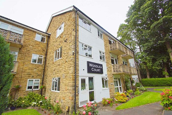 2 Bedroom Flat To Rent In Woodlea Court, Alwoodley, Leeds, LS17