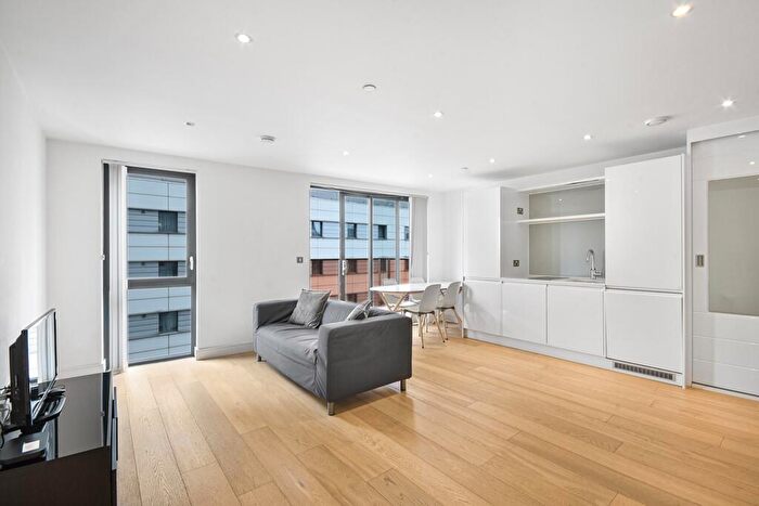 Studio To Rent In Commercial Street London, E1