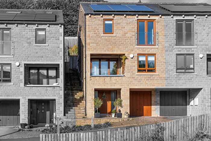 4 Bedroom Semi-Detached House For Sale In Malkin Wood View, Holmfirth, HD9