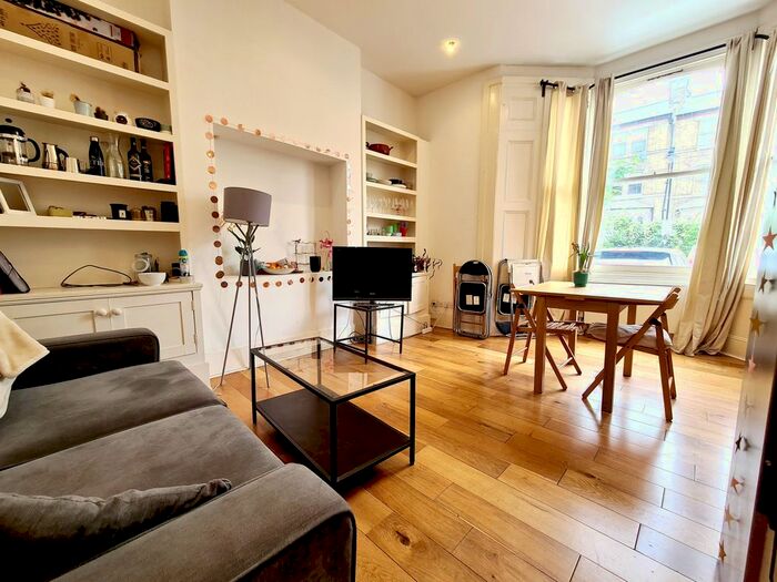 3 Bedroom Flat To Rent In Freegrove Road, Holloway, N7