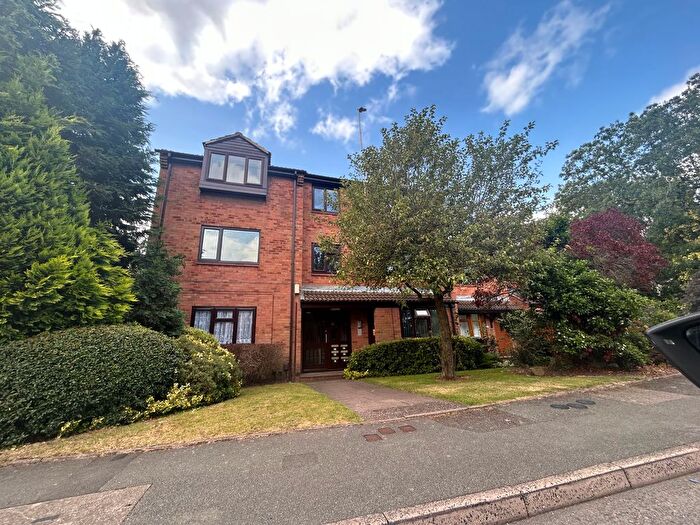 2 Bedroom Flat To Rent In Merstone Close, Bilston, WV14