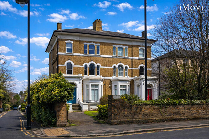 2 Bedroom Flat For Sale In Church Road, London, SE19