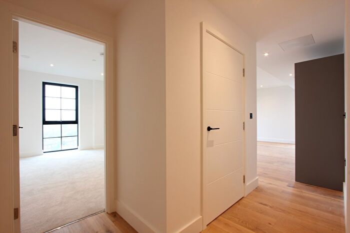 2 Bedroom Flat To Rent In Horatio Apartments, Graphite Square, London, SE11