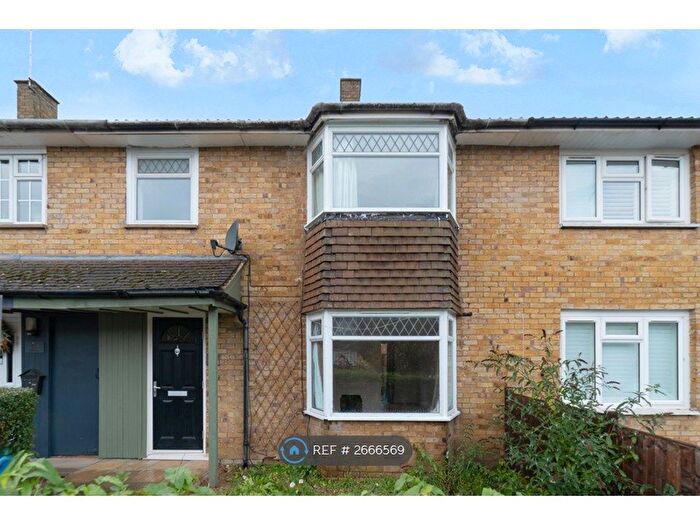 3 Bedroom Semi-Detached House To Rent In Redvers Road, Bracknell, RG12