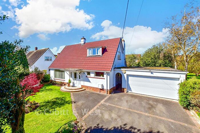 2 Bedroom Detached House For Sale In Toddington Lane, Littlehampton, West Sussex, BN17