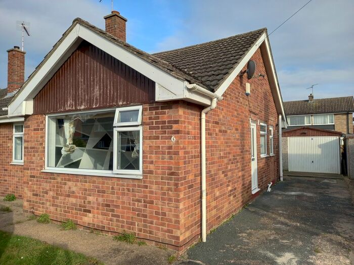 2 Bedroom Semi-Detached Bungalow To Rent In Hawthorn Close, Ruskington, Sleaford, NG34