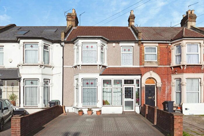 3 Bedroom Terraced House For Sale In Woodlands Road, Ilford, IG1