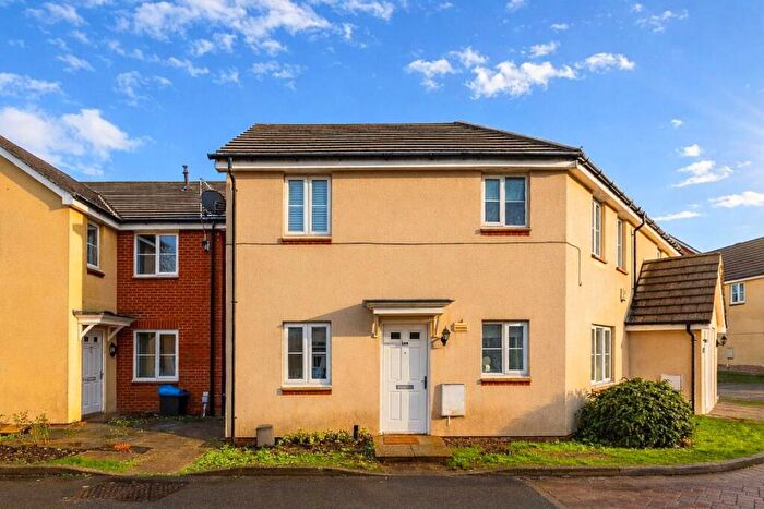 2 Bedroom Flat For Sale In Eden Grove, Bristol, BS7
