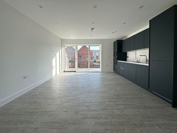2 Bedroom Apartment To Rent In Bragg Way, Cambridge, CB5