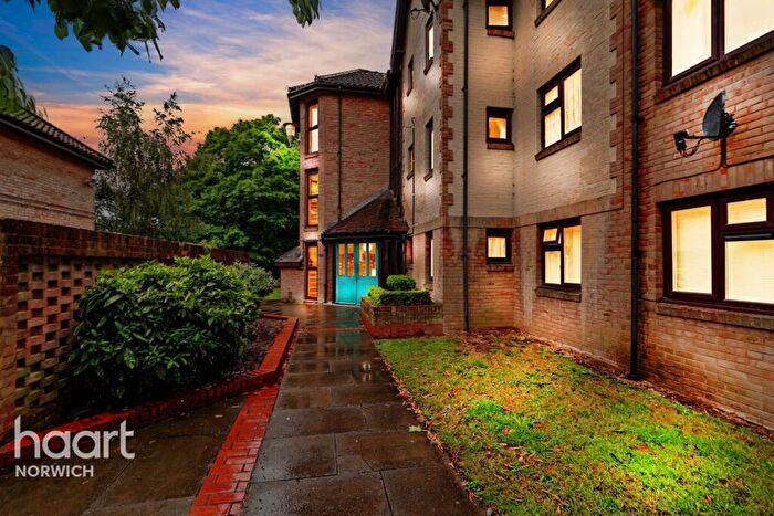 2 Bedroom Flat For Sale In Bottom Breck Close, Norwich, NR5