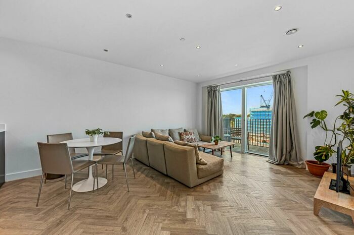 2 Bedroom Apartment To Rent In Rookwood Way, London, E3