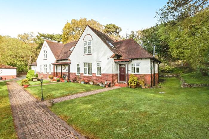 2 Bedroom Flat For Sale In Farley Lane, Romsley, Halesowen, B62