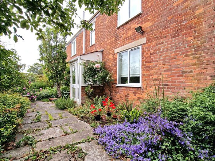 2 Bedroom Detached House For Sale In Park Cottages, Glastonbury Somerset, BA6