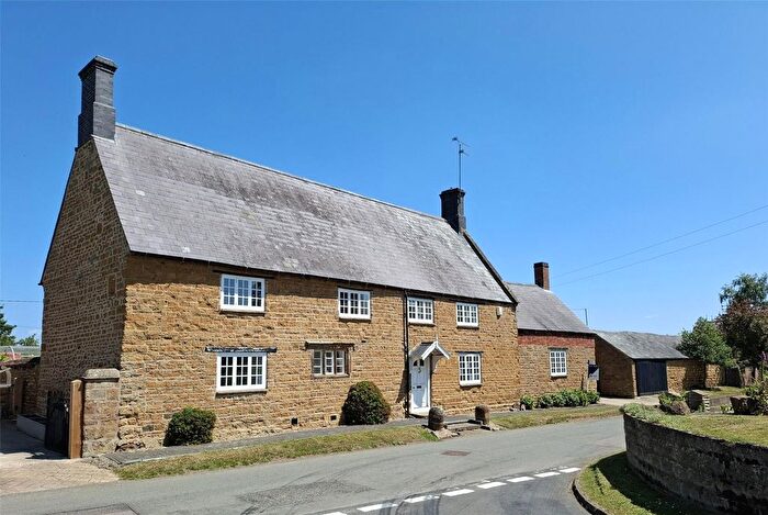 6 Bedroom Detached House For Sale In Claydon, Nr Banbury, Oxfordshire, OX17