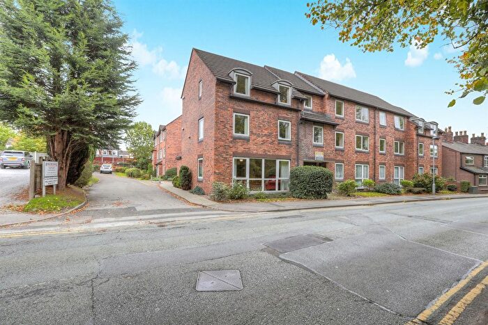 2 Bedroom Flat To Rent In Homelyme House, Poynton, SK12