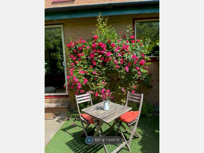 2 Bedroom Maisonette To Rent In Cape Yard, London, E1W