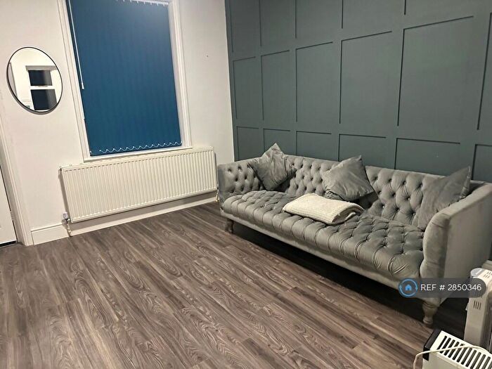 1 Bedroom Terraced House To Rent In Town Lane, Bradford, BD10