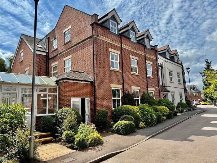 2 Bedroom Flat For Sale In Stokes Mews, Newent, GL18