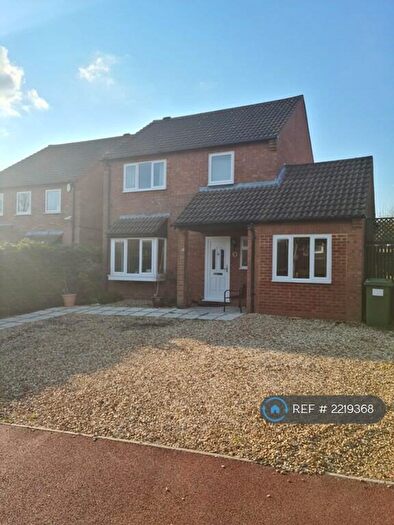 4 Bedroom Detached House To Rent In The Craven, Milton Keynes, MK13