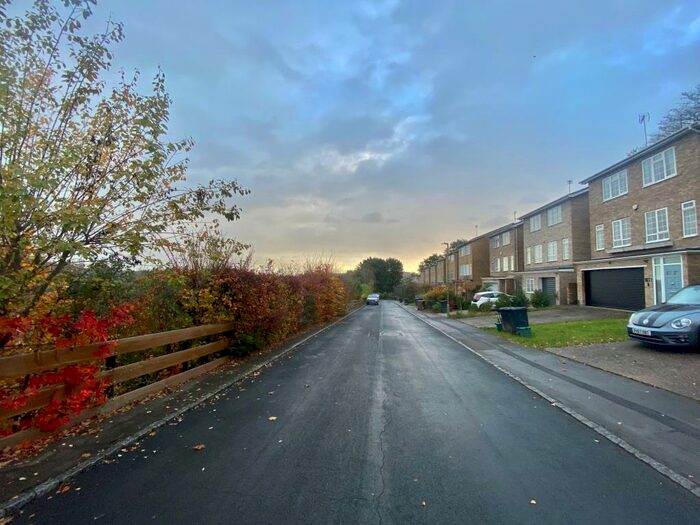 4 Bedroom Detached House To Rent In Haywards Close, Henley On Thames, RG9