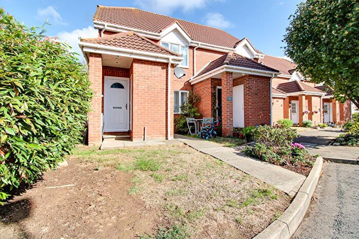1 Bedroom Maisonette For Sale In Datchet Drive, Shoeburyness, SS3