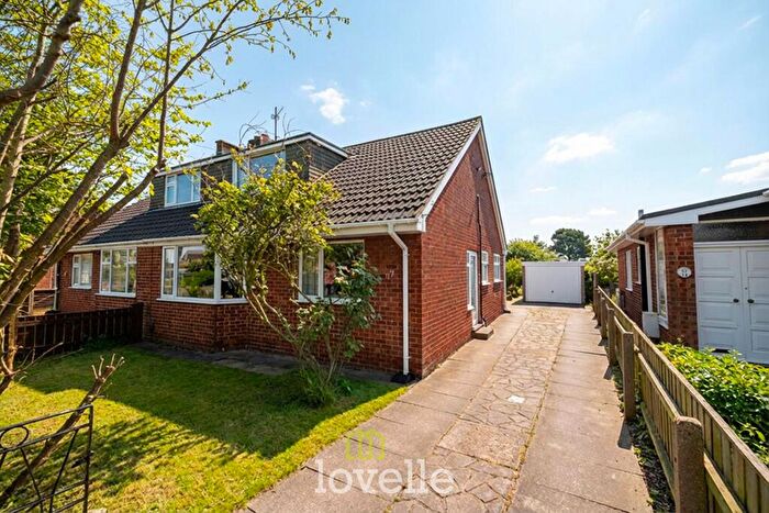 3 Bedroom Semi-Detached House For Sale In Pretymen Crescent, New Waltham, DN36