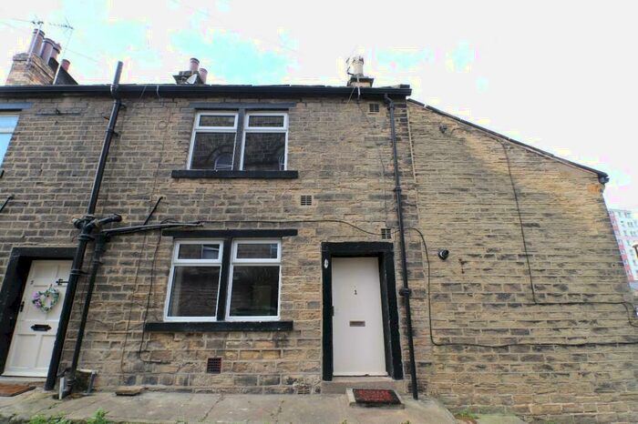 2 Bedroom Terraced House To Rent In Gambles Hill, Farsley, Pudsey, West Yorkshire, LS28