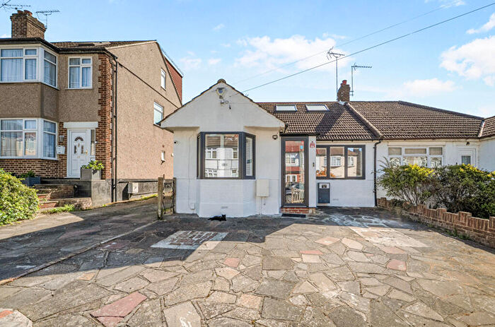 4 Bedroom Bungalow For Sale In Millwood Road, Orpington, BR5