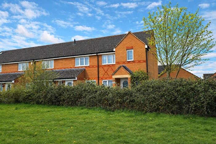 3 Bedroom End Of Terrace House For Sale In Roundel Drive, Leighton Buzzard, LU7