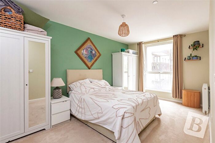 2 Bedroom Flat For Sale In Braithwaite House, Walthamstow, E17