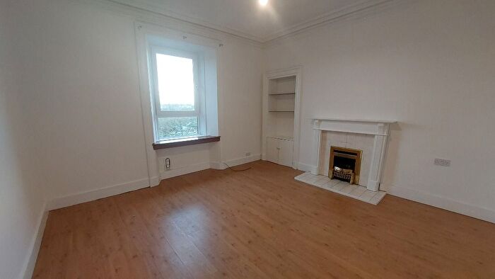 3 Bedroom Flat To Rent In Railway Place, Montrose, DD10